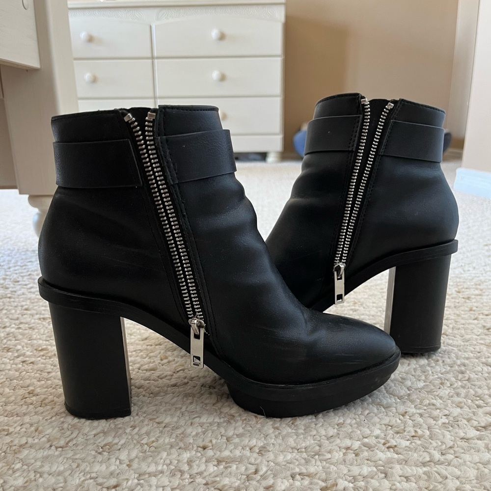 Pull & Bear black booties